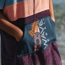 Afbeelding in Gallery-weergave laden, Surfponcho Kiholo - dikke velours - M - Wave Hawaii