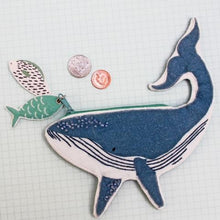 Afbeelding in Gallery-weergave laden, Portemonnee walvis met borduursels - Little Arc Under the Sea - House of Disaster