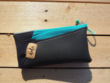 Afbeelding in Gallery-weergave laden, Etui van gerecyclede wetsuit - NALU