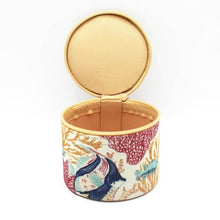 Afbeelding in Gallery-weergave laden, Sierraad doosje met schelp - House of Disaster