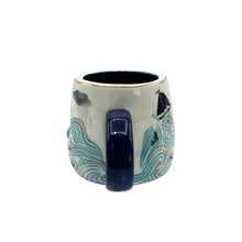 Afbeelding in Gallery-weergave laden, Mok 3D Walvis - By the Sea - House of Disaster
