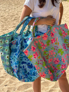 Canvas Shopper/Strandtas met blauwe viooltje - Overbeck and Friends