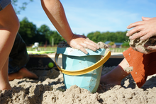 Afbeelding in Gallery-weergave laden, Speelgoedemmer - duurzaam strandspeelgoed - ZSILT
